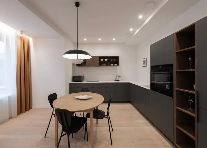 Downtown Getaway By Prime Iv 카우나스